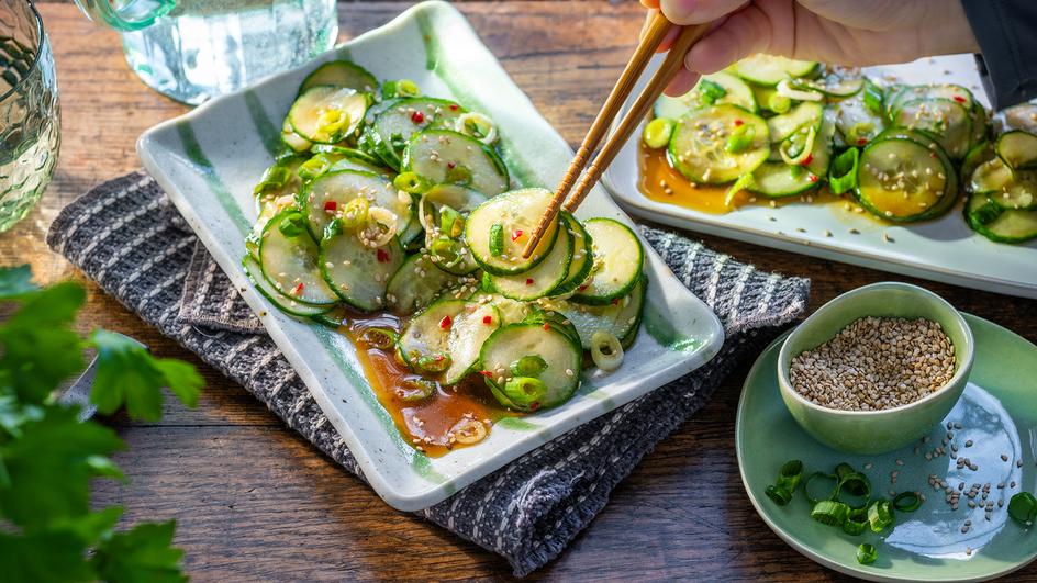 Asiatischer Gurkensalat