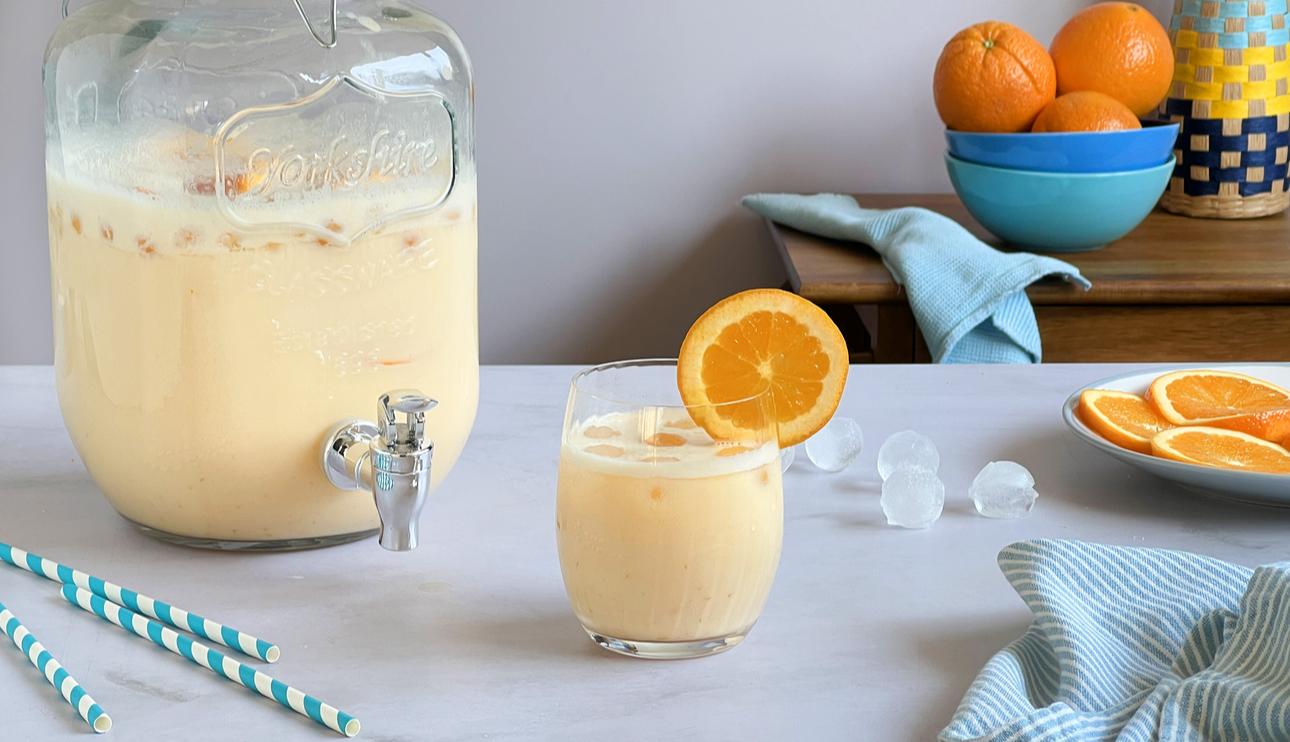 Bebida cremosa de naranja y leche condensada. Ideal Verano.