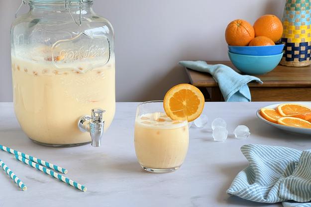 Bebida cremosa de naranja y leche condensada. Ideal Verano.