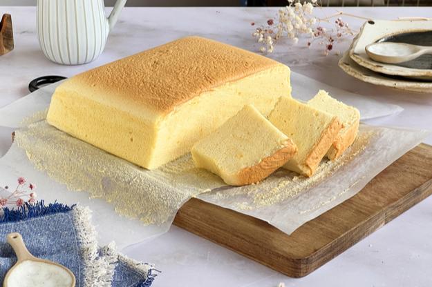 Bizcocho japonés esponjoso con leche condensada