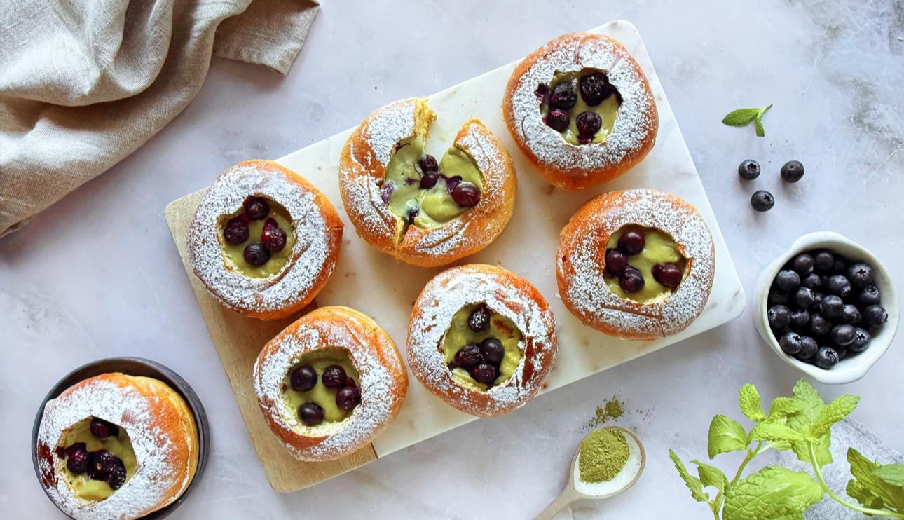 Bollitos de té matcha y arándanos en air fryer