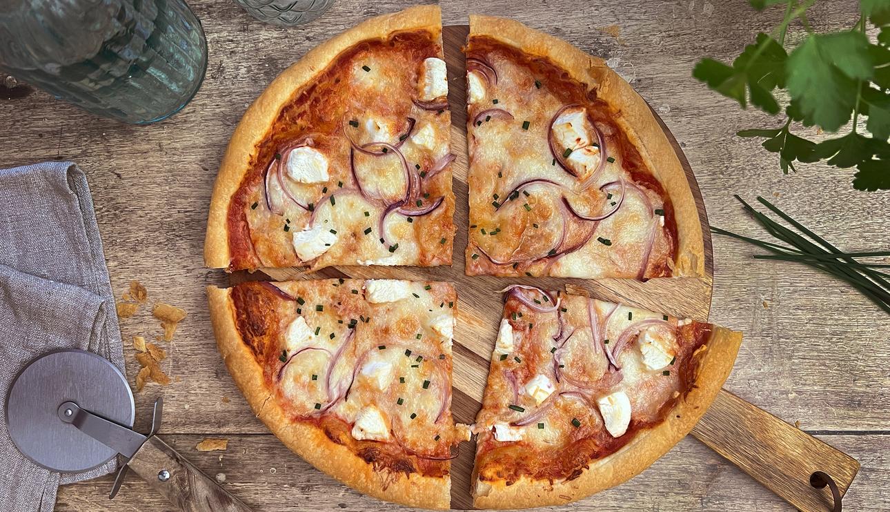 Pizza cuatro quesos con hojaldre