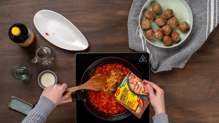 Hackbällchen in pikanter Paprikasauce | maggi.de