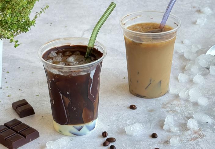 Café bombón con chocolate crujiente