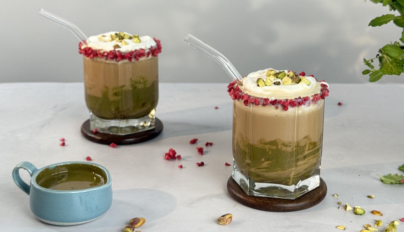 Café bombón frío de pistacho