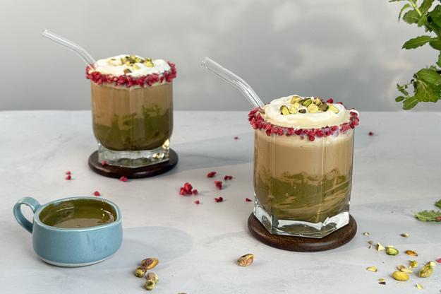 Café bombón frío de pistacho