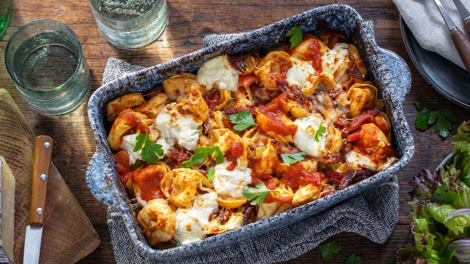 Pikanter Tortelloni-Auflauf mit Chorizo