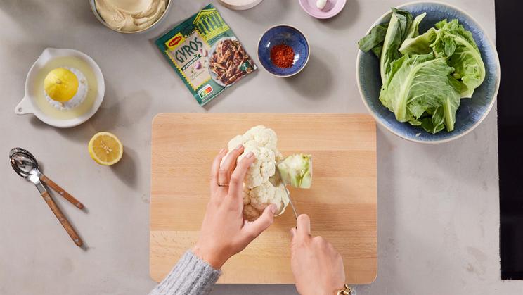 Gerösteter Blumenkohl mit Hummus