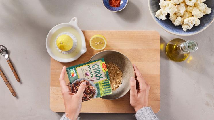 Gerösteter Blumenkohl mit Hummus