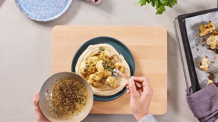 Gerösteter Blumenkohl mit Hummus