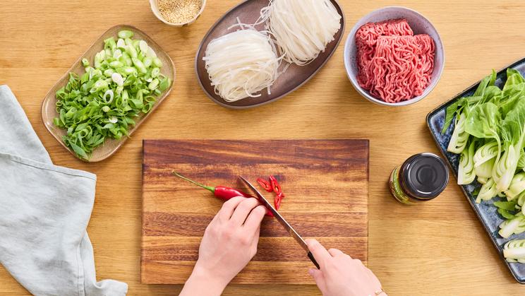 Reisnudeln mit Teriyaki-Hack