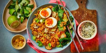 Cheesy Korean Style Noodles mit Champignons