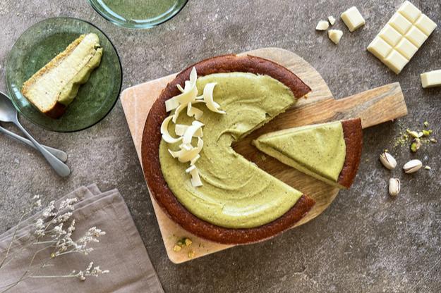 Cheesecake de pistacho y chocolate blanco en freidora de aire