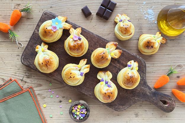 Conejitos de chocolate, aceite y sal con masa de empanadas