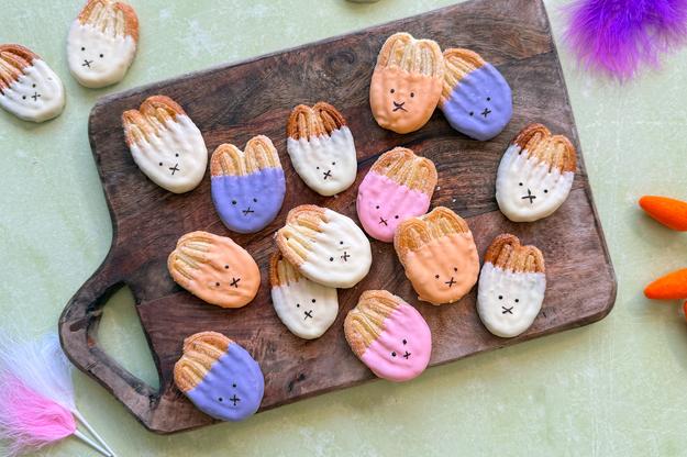 Palmeritas conejito de Pascua de hojaldre y chocolate blanco