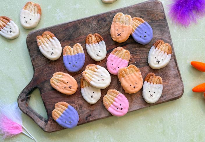 Palmeritas conejito de Pascua de hojaldre y chocolate blanco