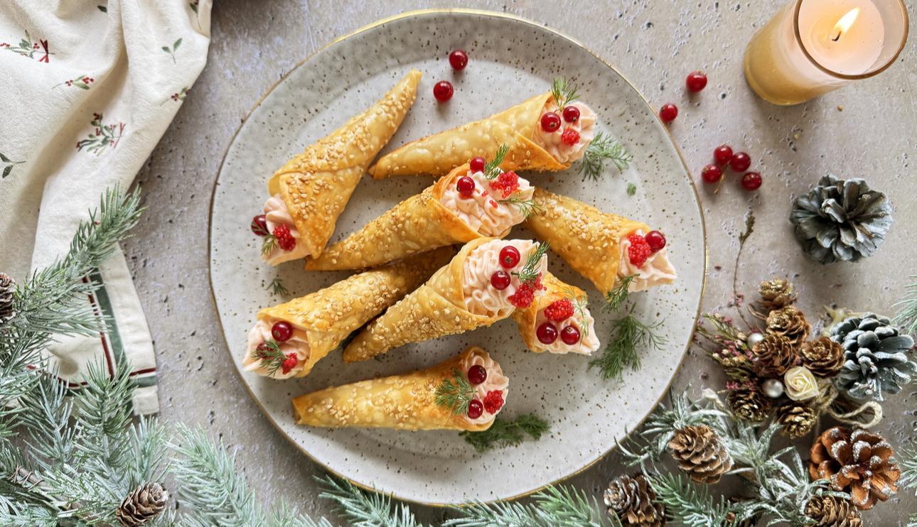 Conos con mousse de salmón