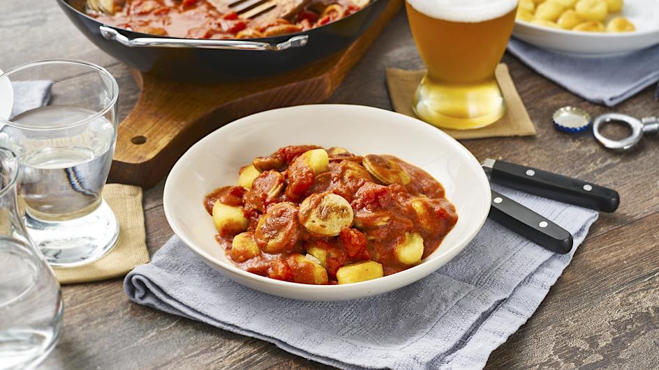 Pikante Bratwurst-Bolognese mit Gnocchi