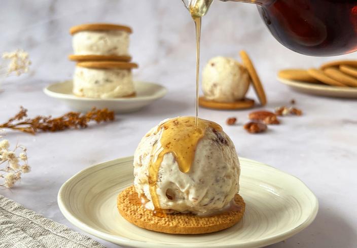 Helado de mascarpone y nueces caramelizadas