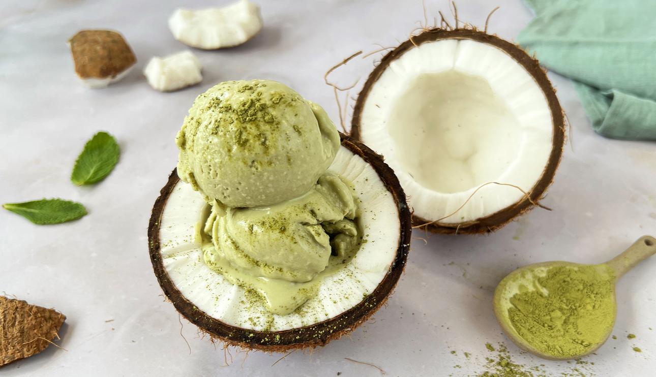 Helado de coco y matcha