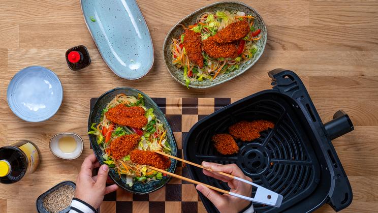 Sommerrollen Salat mit Hähnchen im Airfryer