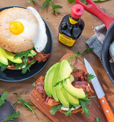 Bagel mit Ei und Avocado