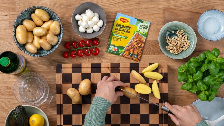 Knusprige Kartoffeln in der Heißluftfritteuse mit Avocado-Pesto