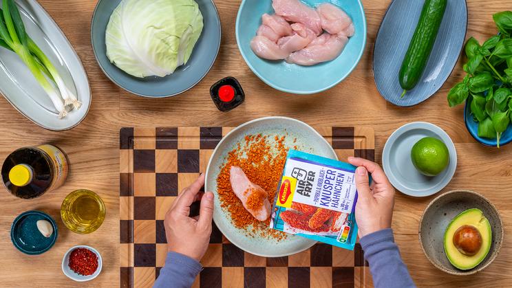 Chicken Nuggets im Airfryer mit Green Goddess Salat