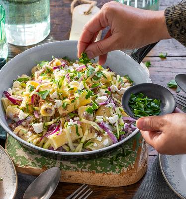 Zucchini-Hack-Pasta mit Feta-Creme