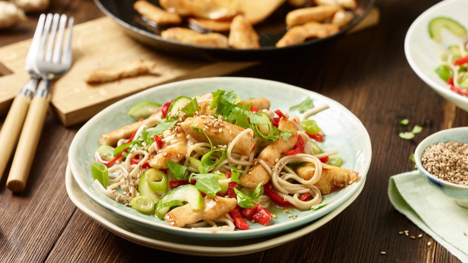 Otsu-Salat mit Hähnchen