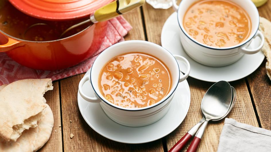 Indische Süßkartoffelsuppe mit Linsen