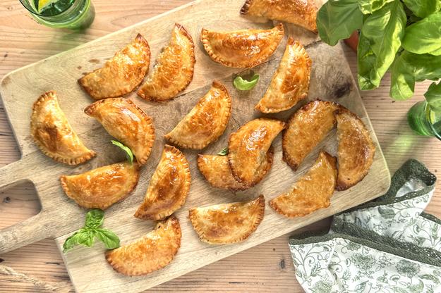 Empanadillas de Jamón y Gruyere con Mostaza Antigua