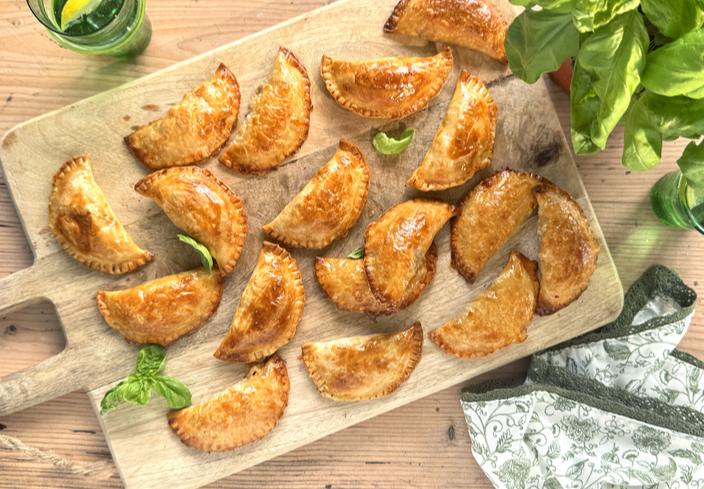 Empanadillas de Jamón y Gruyere con Mostaza Antigua