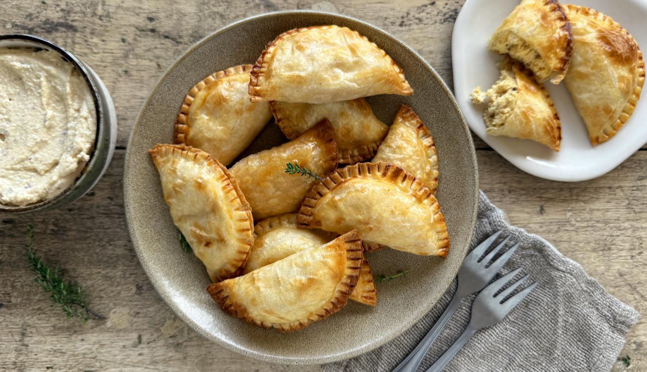 Empanadillas rellenas de crema de anchoas