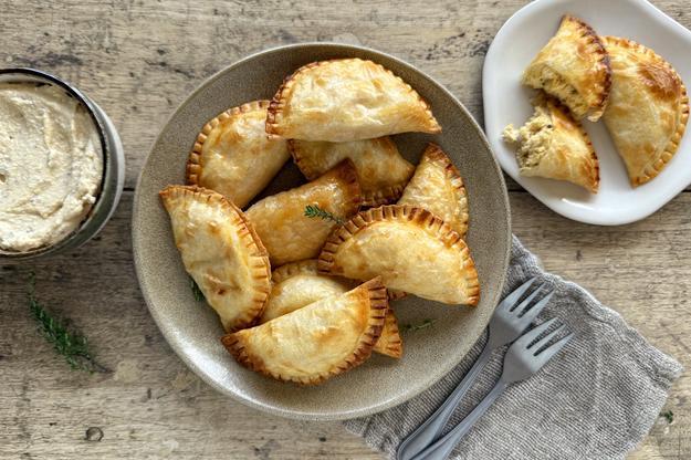 Empanadillas rellenas de crema de anchoas