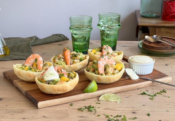 Ensalada de langostinos en empanadas argentinas