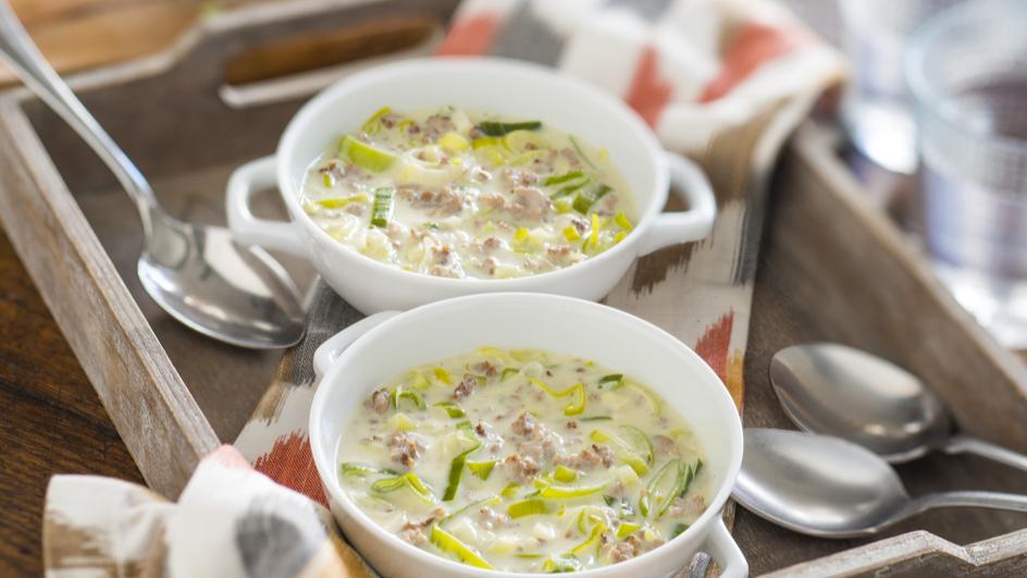 Hackfleisch-Käse-Suppe mit Lauch