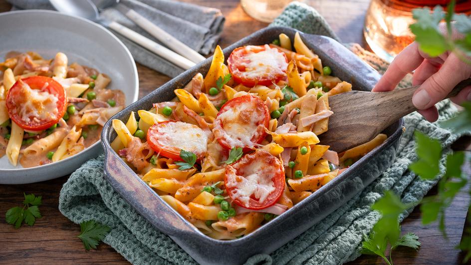 Penne-Gratin mit Schinken und Erbsen