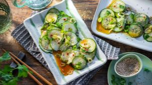 Asiatischer Gurkensalat