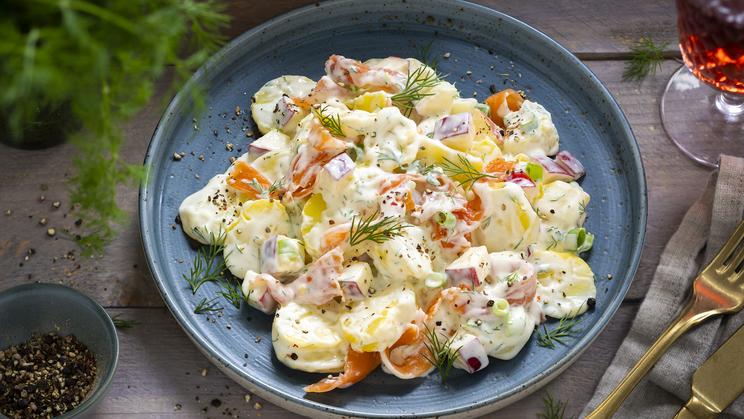 Festlicher Kartoffelsalat mit Räucherlachs