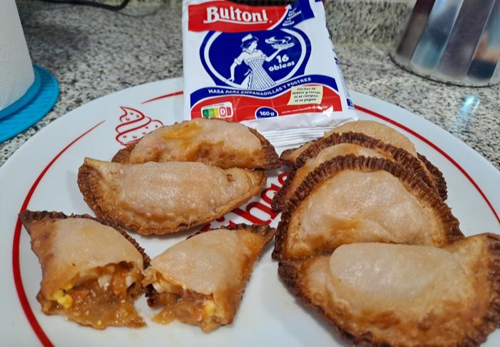 Empanadillas de salchichas,pisto y queso rumano de Jesus Sanchez de Talavera de la Reina (Toledo)