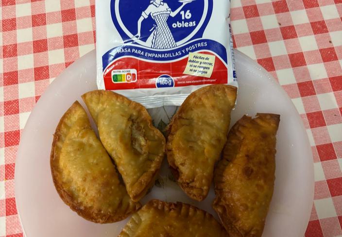 Clásicas empanadillas de atún y huevo duro de Mercedes Calvo de Palma de Mallorca (Baleares)