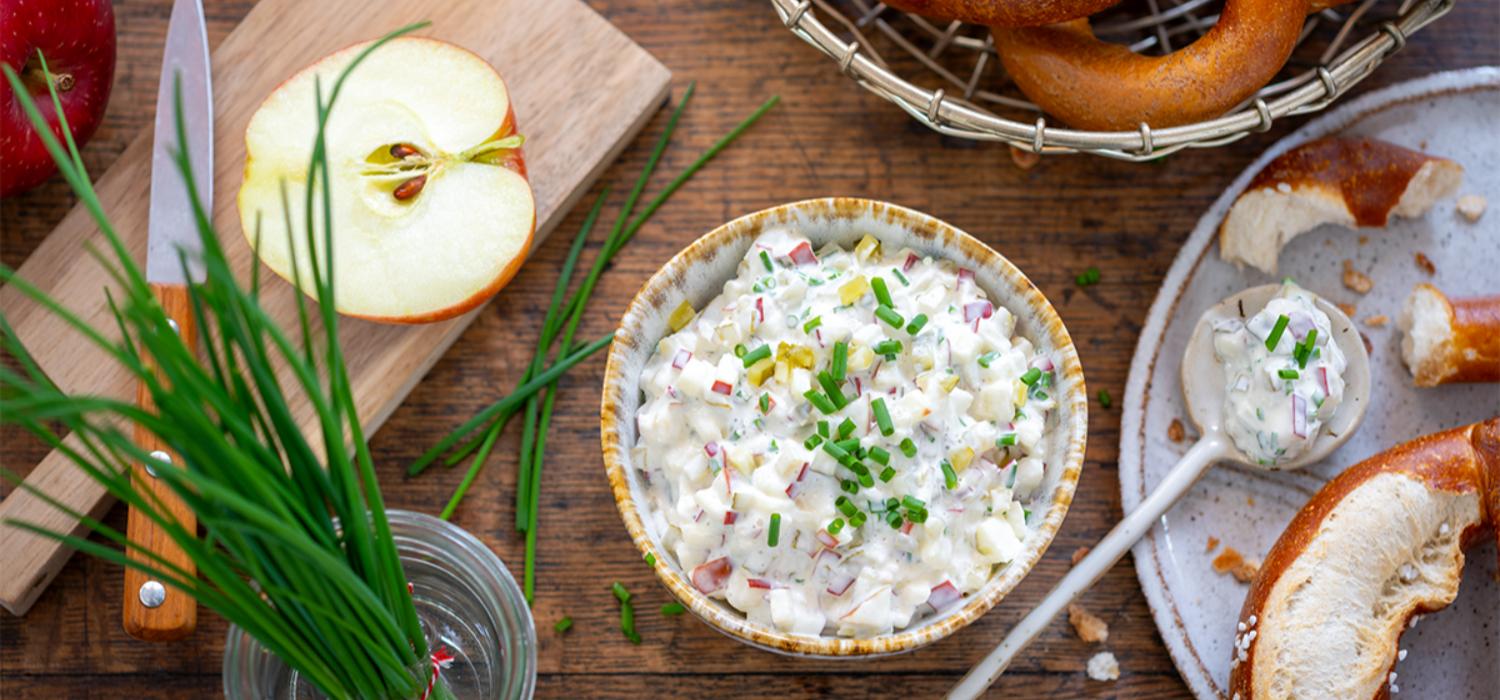 Frischer Apfel-Mayo-Dip mit Schnittlauch
