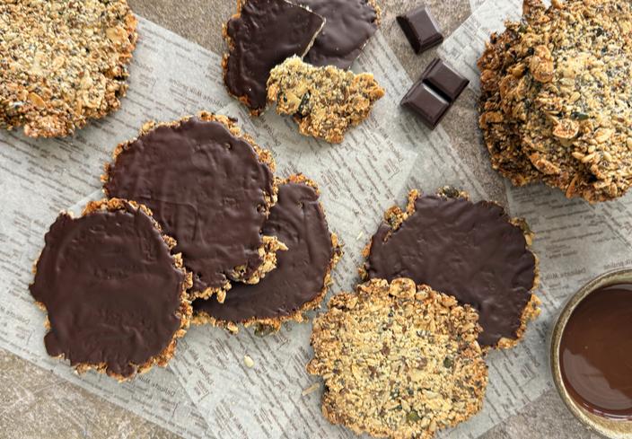 Galletas crujientes de semillas y chocolate