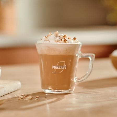 Latte cremoso de avellanas