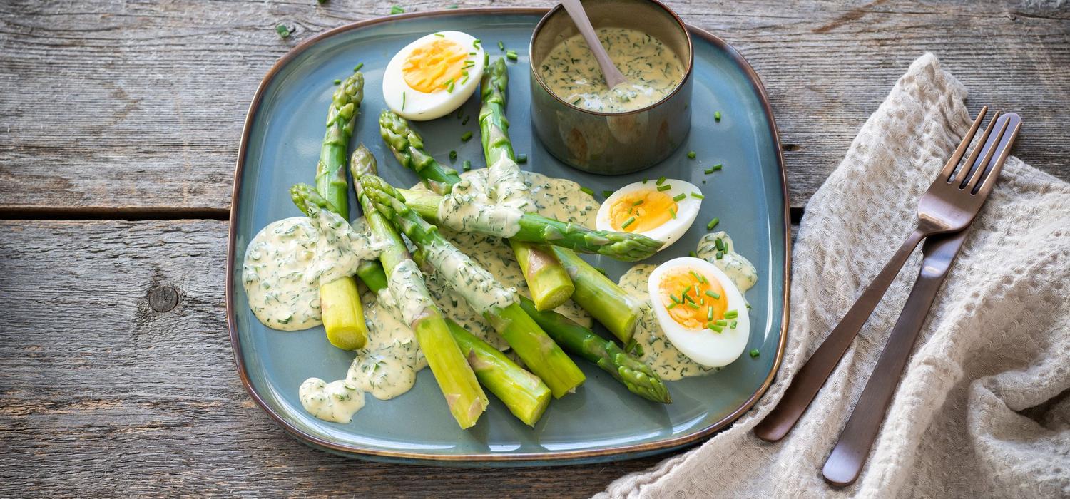 Spargel mit grüner Sauce Hollandaise