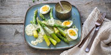 Spargel mit grüner Sauce Hollandaise