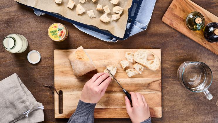Tomatensuppe mit Croûtons