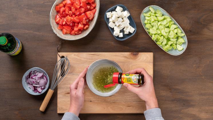 Griechischer Tomaten-Gurken-Feta-Salat