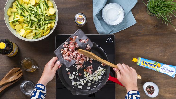 Kartoffelsalat mit Speck und Gurke